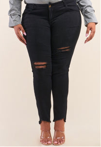 BLACK RIPPED PLUS SIZE JEANS