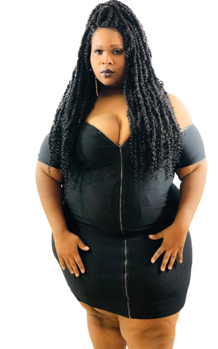 PLUS SIZE BLACK FITTED OFF-THE-SHOULDER FRONT ZIPPER BODYCON MINI DRESS